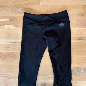 The North Face Black Women's Performance Crop Leggings